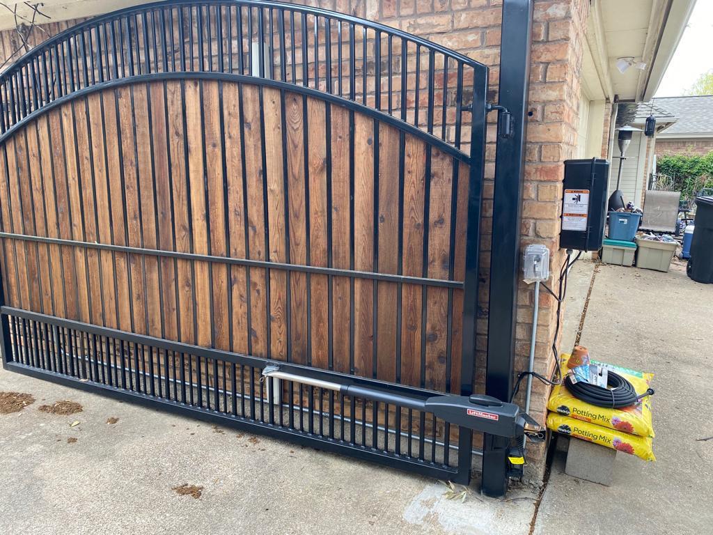 Picture of a repair gate in denton texas