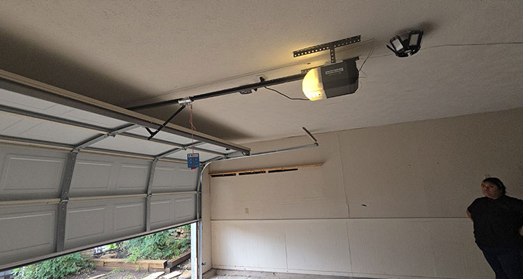 Garage Tec - Family Operated Garage Door Repair Services in Fresco