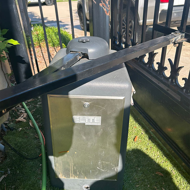 Terrell Hills Gate Repair