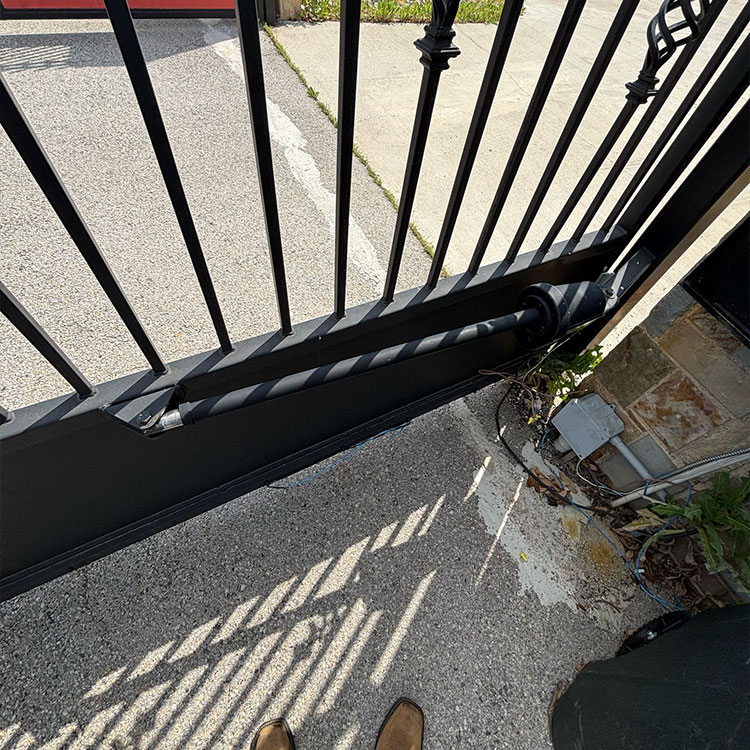 swing-gate-repair-and-installation-cloverleaf - Garage Tec | Automatic Gates & Garage Door Repair